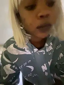 Snapshot of BankssWithTheBenz chatting on February 2026 07:46:01 PM BankssWithTheBenz online show from February 2026 07:46:01 PM