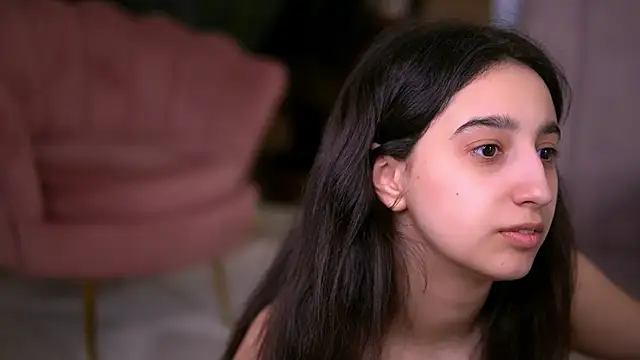 Snapshot of JullyFox chatting on April 2026 11:06:02 AM JullyFox online show from April 2026 11:06:02 AM