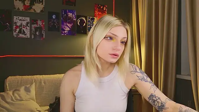 Snapshot of AvaSun chatting on February 2026 10:52:02 PM AvaSun online show from February 2026 10:52:02 PM