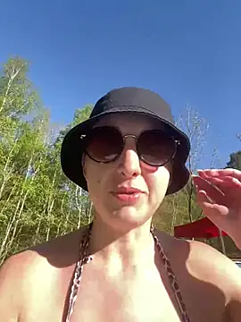 PicNic69x online show from April 2026 03:53:01 PM