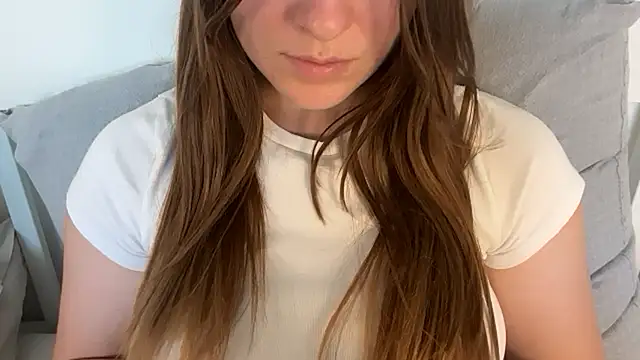Lucyschickt online show from May 2026 01:28:02 PM