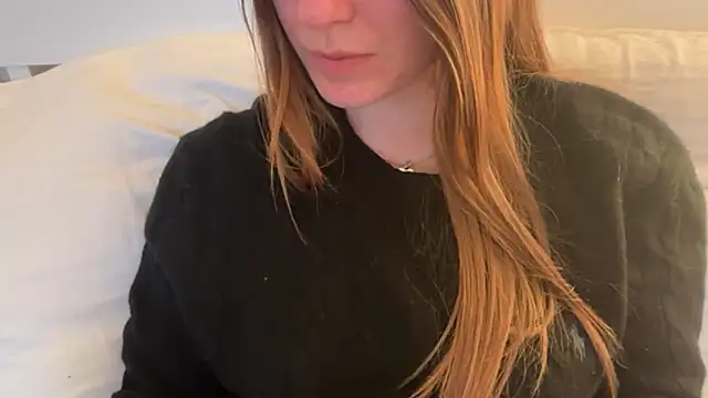 Lucyschickt online show from May 2026 06:57:02 PM