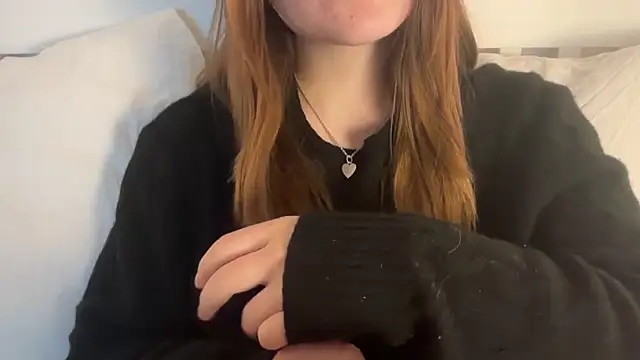 Lucyschickt online show from May 2026 05:38:01 PM