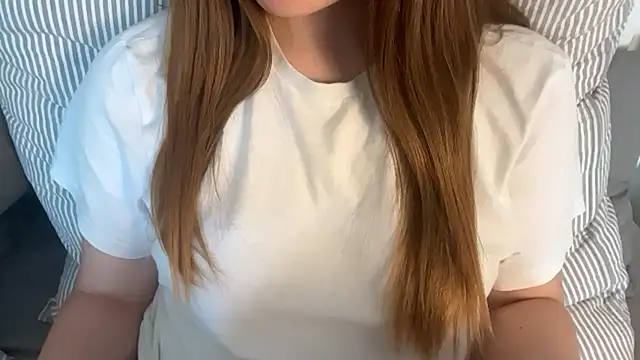 Lucyschickt online show from July 2026 10:15:02 AM