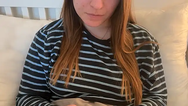 Lucyschickt online show from May 2026 05:00:01 AM