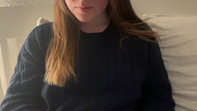 Lucyschickt online show from March 2026 06:04:02 PM