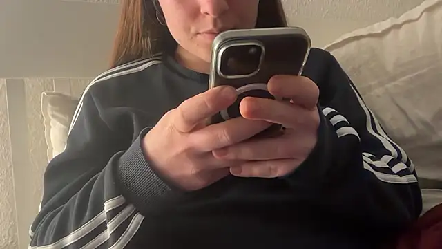 Snapshot of Lucyschickt chatting on February 2026 05:46:02 PM Lucyschickt online show from February 2026 05:46:02 PM