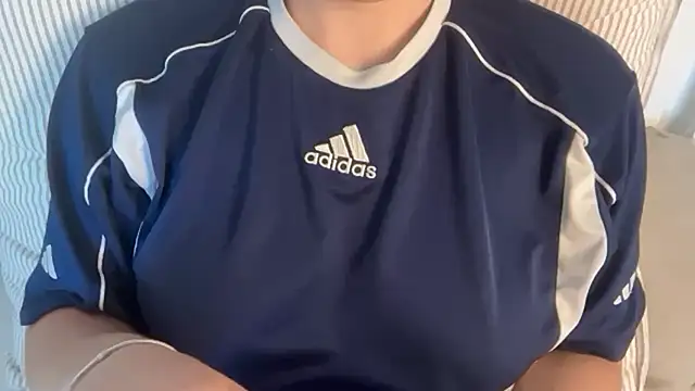 Lucyschickt online show from July 2026 05:20:01 PM
