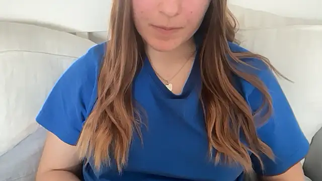 Lucyschickt online show from March 2026 10:59:01 AM