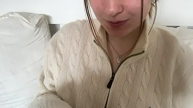 Lucyschickt online show from April 2026 09:45:01 AM