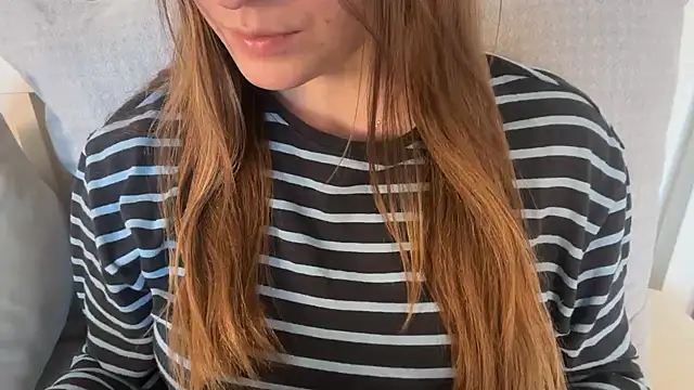 Lucyschickt online show from June 2026 06:24:02 PM