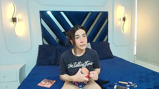 Lia Nova online show from February 2026 01:13:01 PM