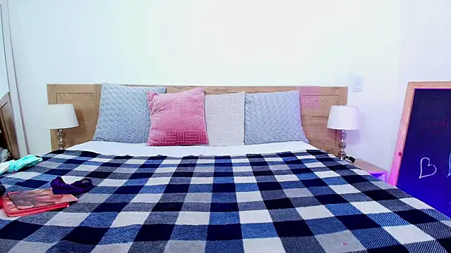 Lia Nova online show from April 2026 12:12:01 PM