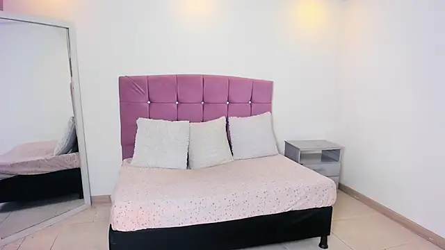 Lia Nova online show from March 2026 07:52:02 PM