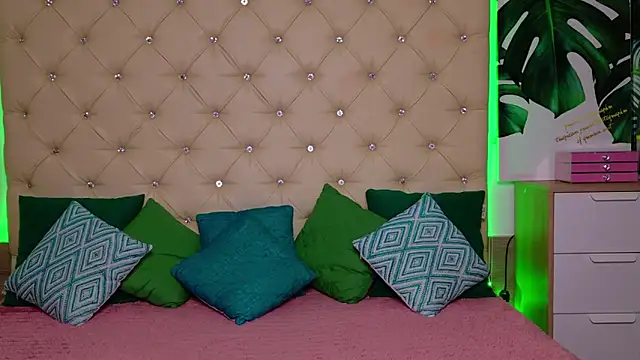 AwaMax online show from April 2026 04:50:04 AM