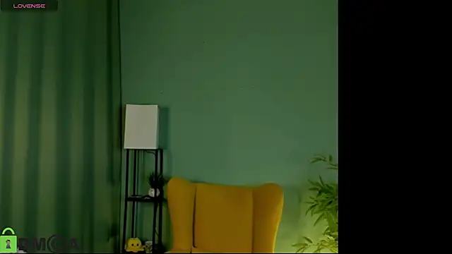 helenahoff online show from April 2026 04:07:02 AM