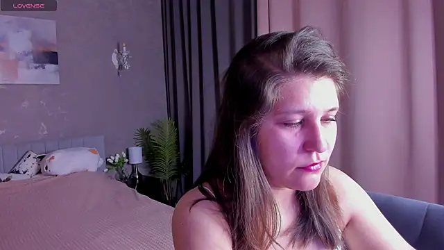 helenahoff online show from April 2026 04:13:02 AM