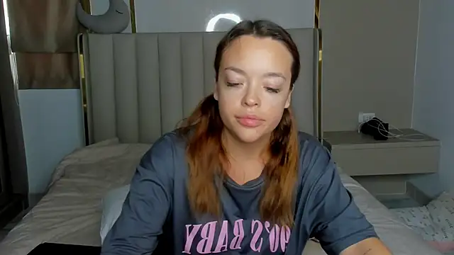 stellaa quenn online show from April 2026 12:12:01 AM