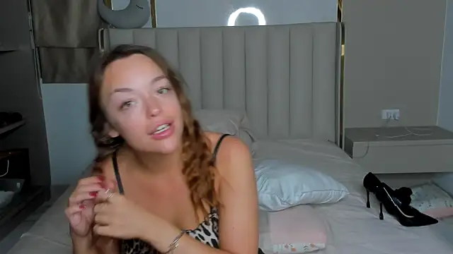 stellaa quenn online show from April 2026 01:12:02 PM