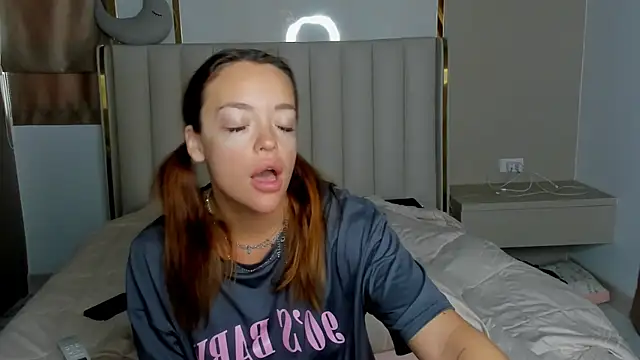 stellaa quenn online show from April 2026 12:14:01 AM