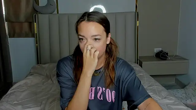 stellaa quenn online show from April 2026 12:06:01 AM