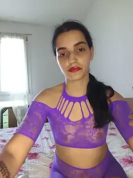 Snapshot of SoniaMoonnnnn chatting on May 2026 03:42:01 PM SoniaMoonnnnn online show from May 2026 03:42:01 PM
