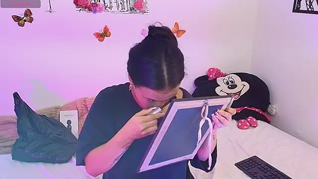 Kristin    online show from February 2026 02:55:02 AM