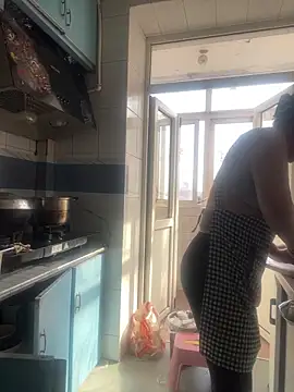 Youyou 12 online show from March 2026 01:49:01 AM