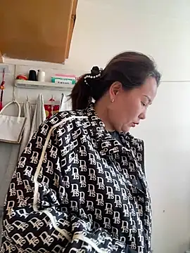 Youyou 12 online show from April 2026 12:37:01 AM