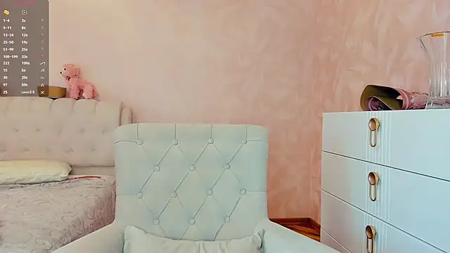 TarynPalek online show from March 2026 07:46:01 AM