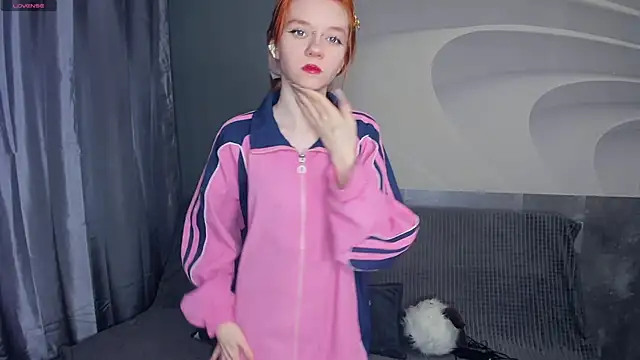TarynPalek online show from May 2026 07:45:02 AM