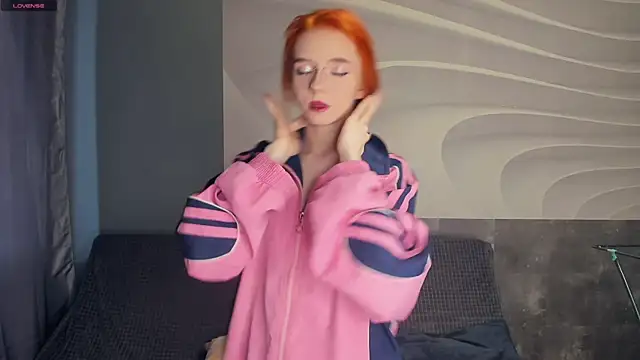 TarynPalek online show from April 2026 07:34:01 AM