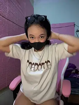 Leeeiuu online show from February 2026 03:02:02 PM