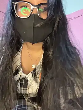 Leeeiuu online show from February 2026 01:35:02 PM