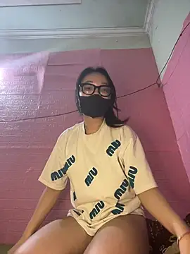 Leeeiuu online show from March 2026 03:12:01 PM