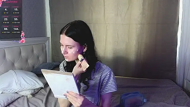 Glow hollow online show from February 2026 03:53:02 AM