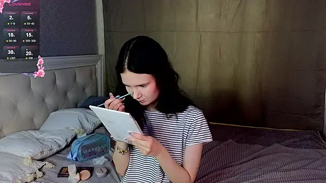 Glow hollow online show from February 2026 04:14:01 AM