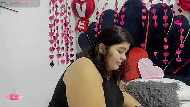 Snapshot of dahlialee chatting on February 2026 01:31:02 PM dahlialee online show from February 2026 01:31:02 PM