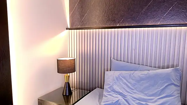 annie hawk online show from March 2026 10:38:02 AM