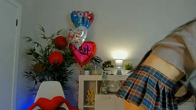 ever1una online show from March 2026 04:18:02 PM