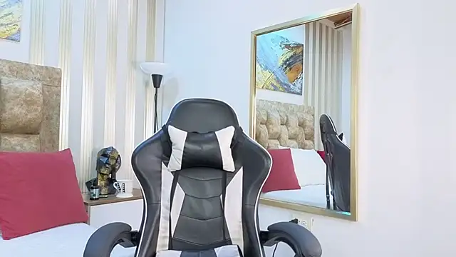 amara queen  online show from March 2026 12:45:02 PM