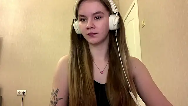 AgnesShy  online show from February 2026 07:42:02 AM