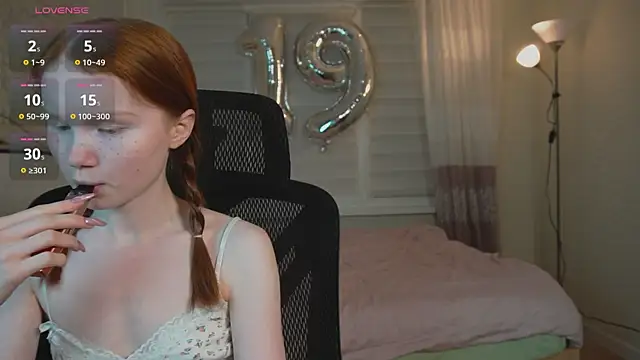 Snapshot of Nellie_baby chatting on June 2026 06:03:02 PM Nellie baby online show from June 2026 06:03:02 PM