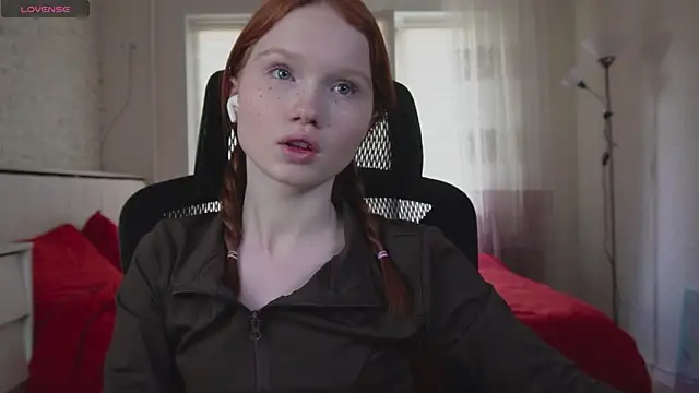 Snapshot of Nellie_baby chatting on June 2026 10:47:02 AM Nellie baby online show from June 2026 10:47:02 AM