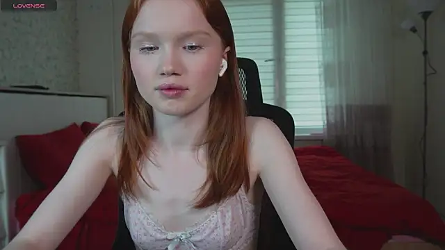 Snapshot of Nellie_baby chatting on July 2026 12:13:01 PM Nellie baby online show from July 2026 12:13:01 PM