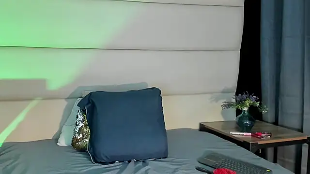 Snapshot of IsabellaRossi_ chatting on February 2026 06:08:01 PM IsabellaRossi online show from February 2026 06:08:01 PM