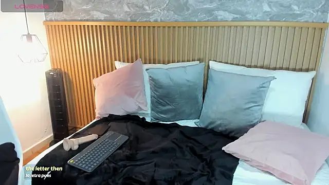 lunalat online show from February 2026 12:23:02 PM