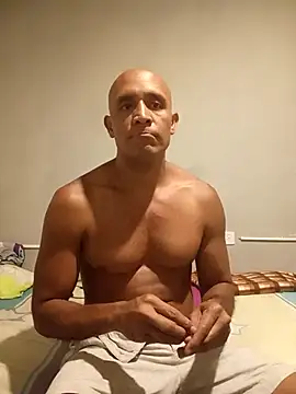 Snapshot of djmorenoo chatting on February 2026 05:29:01 AM djmorenoo online show from February 2026 05:29:01 AM