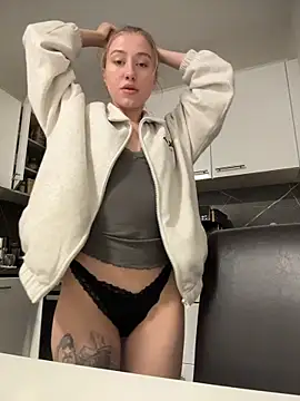 romyxxs online show from March 2026 06:31:01 PM