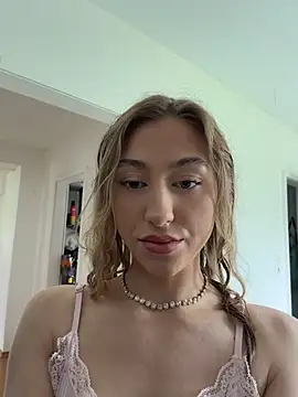 Snapshot of romyxxs chatting on May 2026 10:23:02 AM romyxxs online show from May 2026 10:23:02 AM